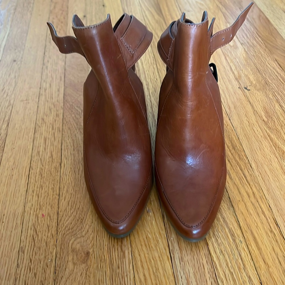 NWOT Aerosoles Heelrest closed toe high block heel ankle buckle mules sz 6